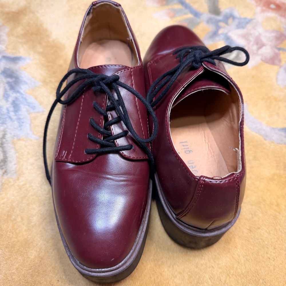 MADDEN GIRL Burgundy Written Platform Oxfords SZ.‎ 8